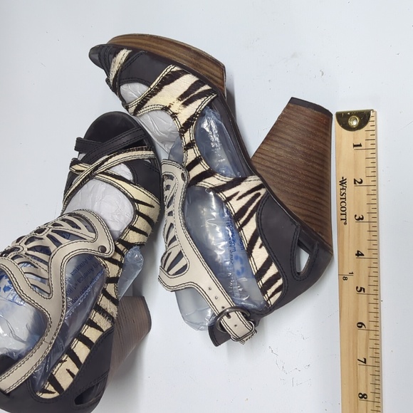 Zebra stripe stacked platform sandal from Bocage - Picture 8 of 13